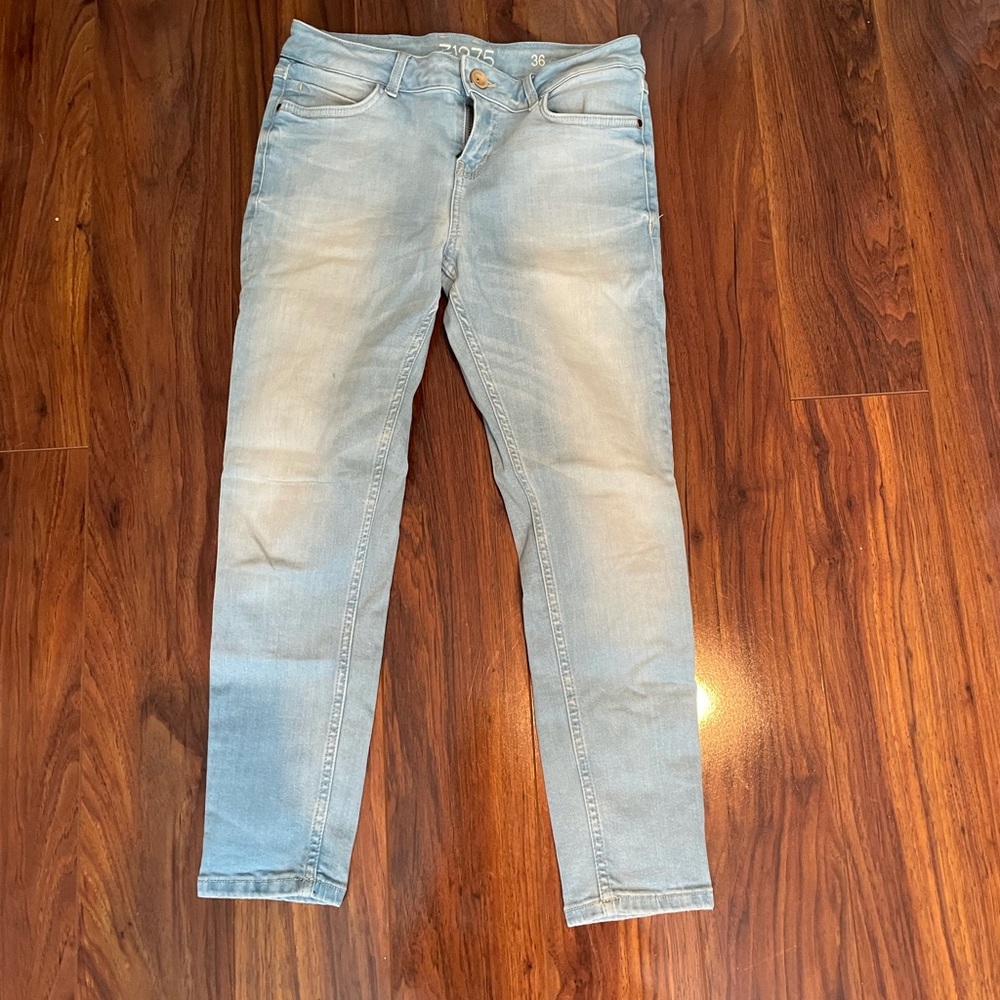 Zara Light Blue Cropped Skinny Jeans